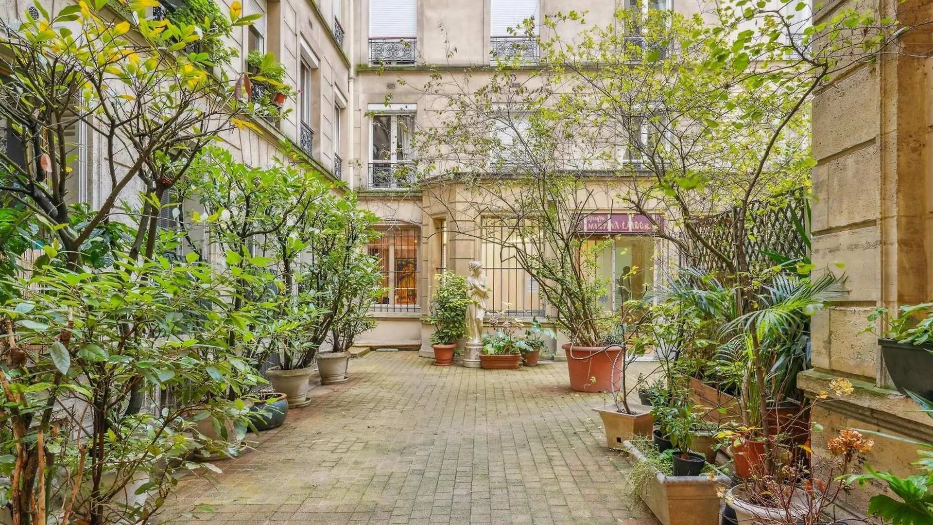 Luxury Apartment La Tour Parigi 0*,  Francia