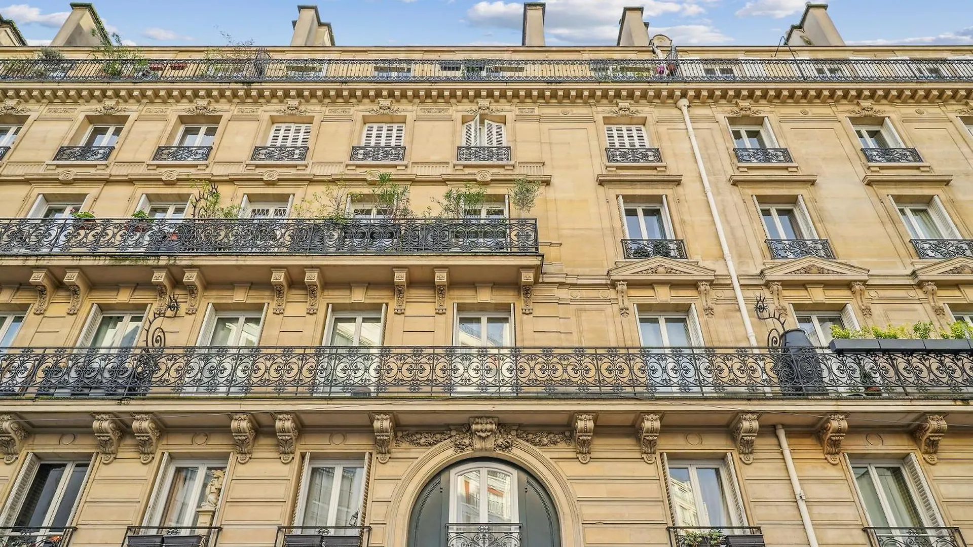 Luxury Apartment La Tour Parigi