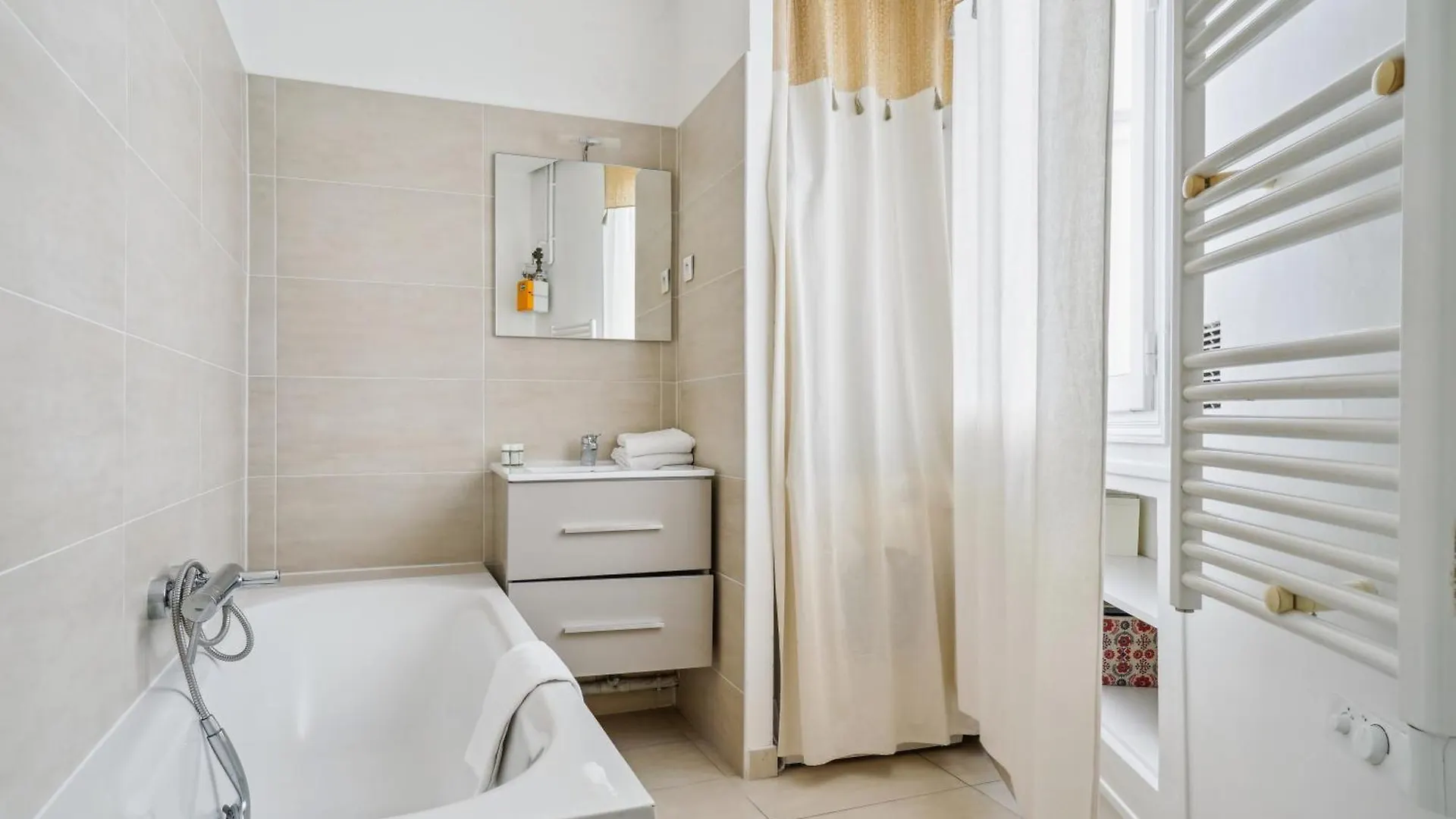 Luxury Apartment La Tour פריז 0*,